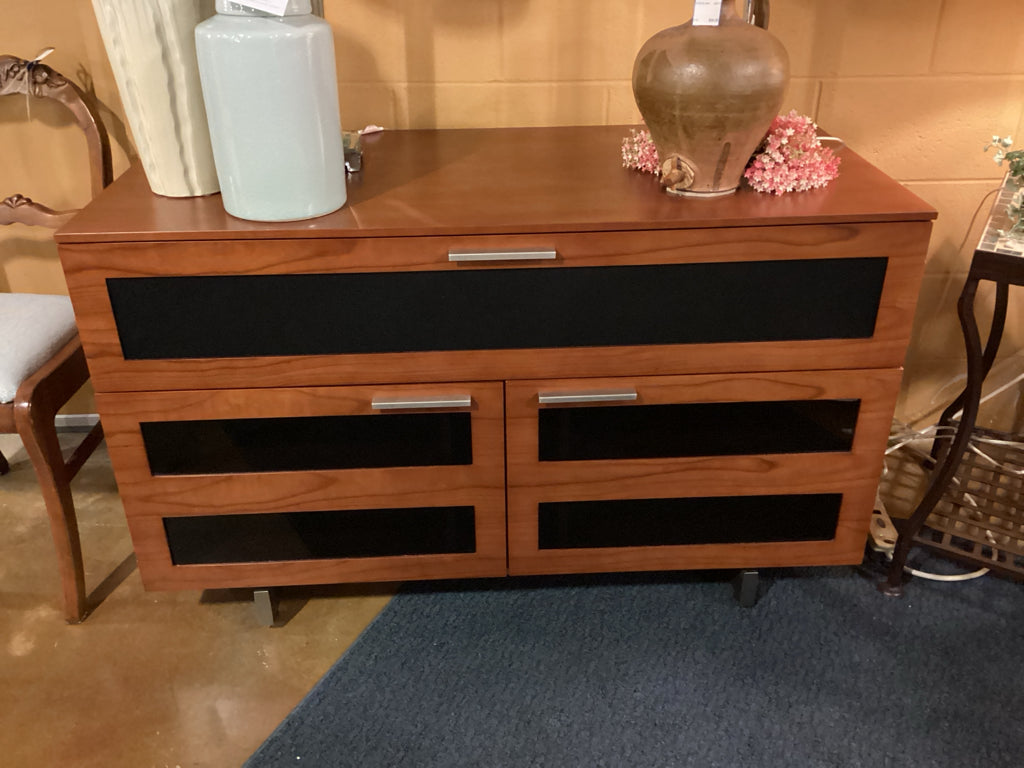 Cabinet Avion Media Modern 47.5" x 22" x29"H