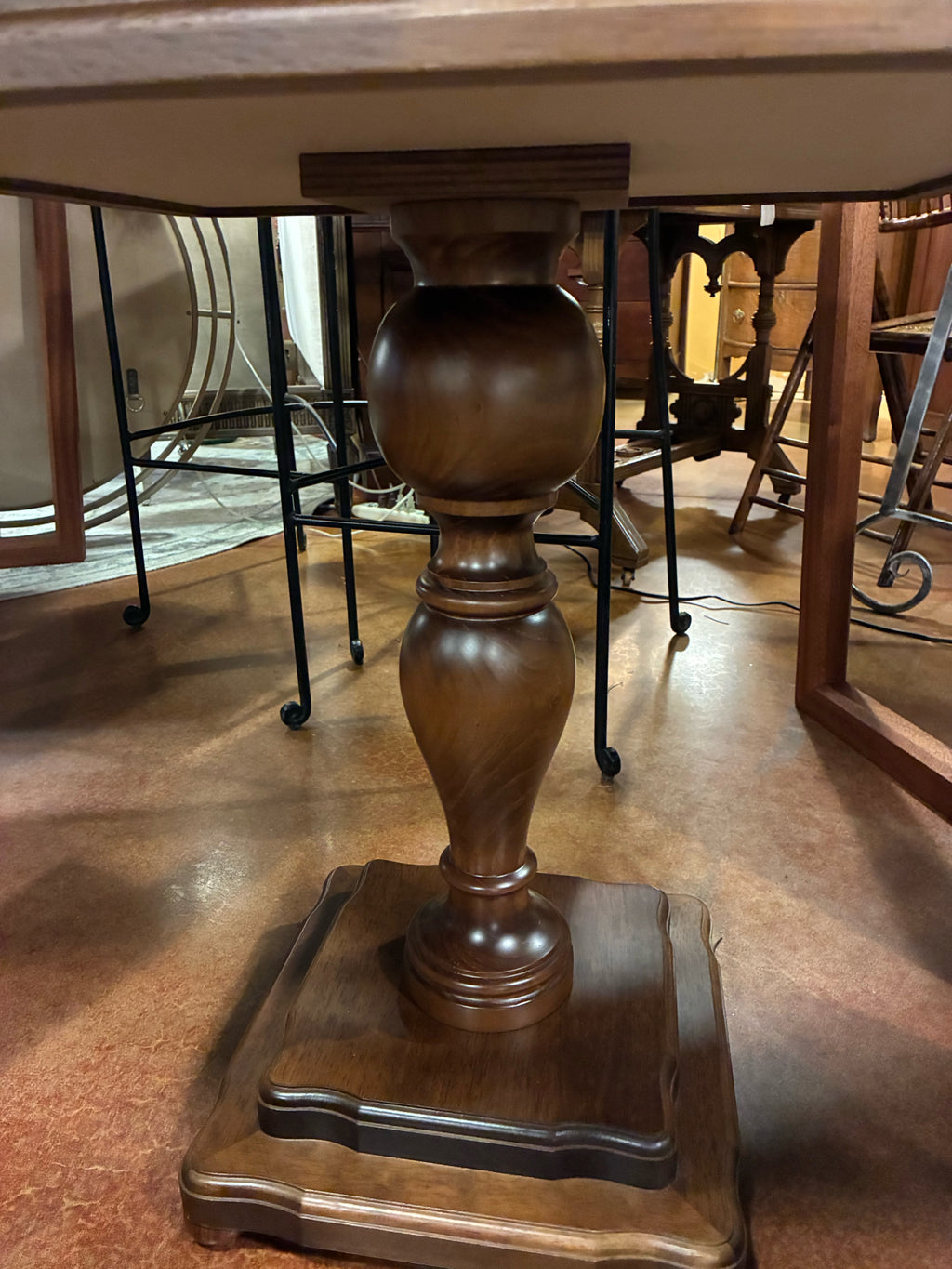 Traditional Chess & Backgammon Pedestal Game Table