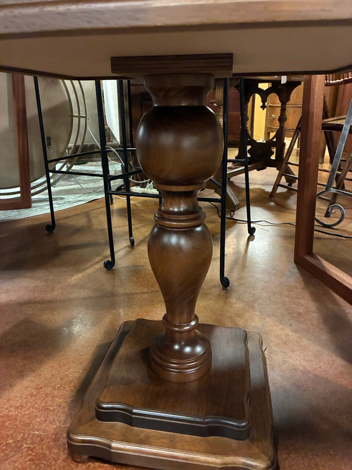 Traditional Chess & Backgammon Pedestal Game Table