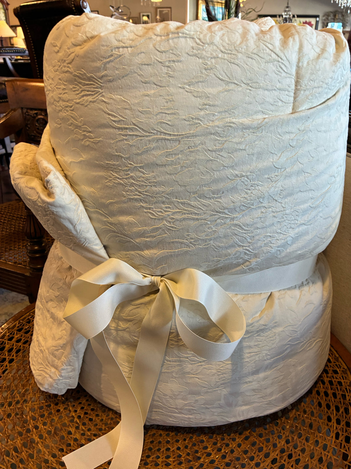 IVORY FLORAL QUEEN COMFORTER SET — 3 PIECES