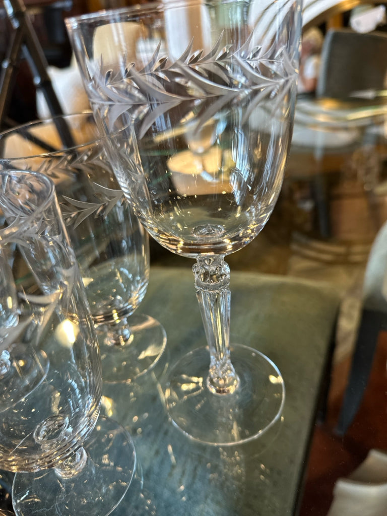 Etched Laurael Glassware & Dessert Plate Set — 11 pieces