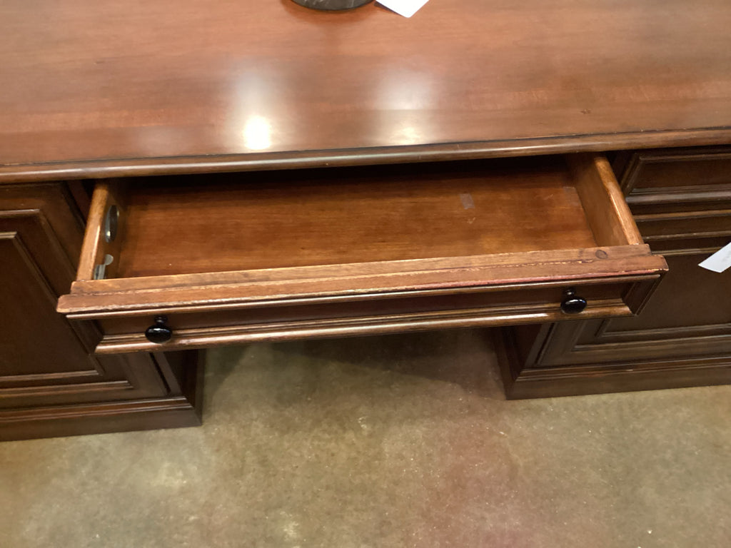 Hooker Furniture Executive Desk with Power & Storage