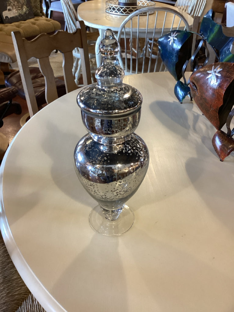 Vase/ Silver w/lid
