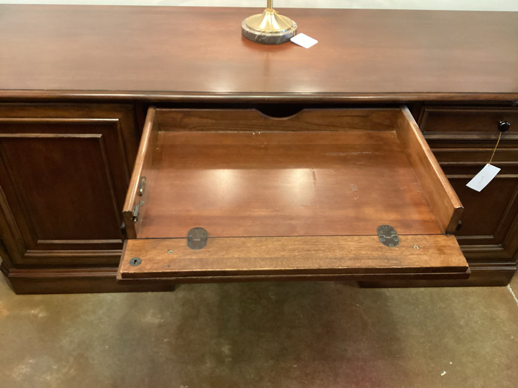 Hooker Furniture Executive Desk with Power & Storage