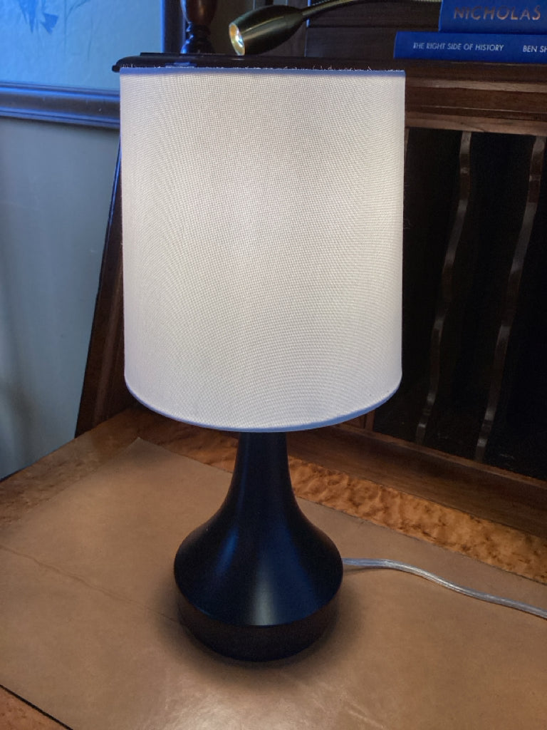 Lamp|15" tall|black