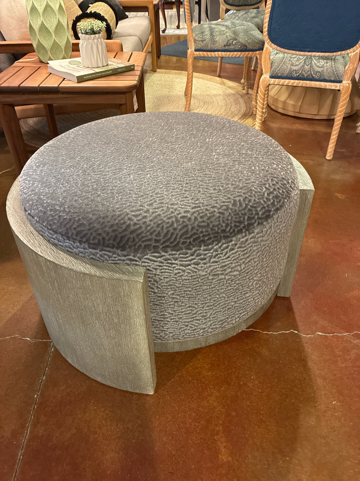 Ottoman/ Gray/ Wood