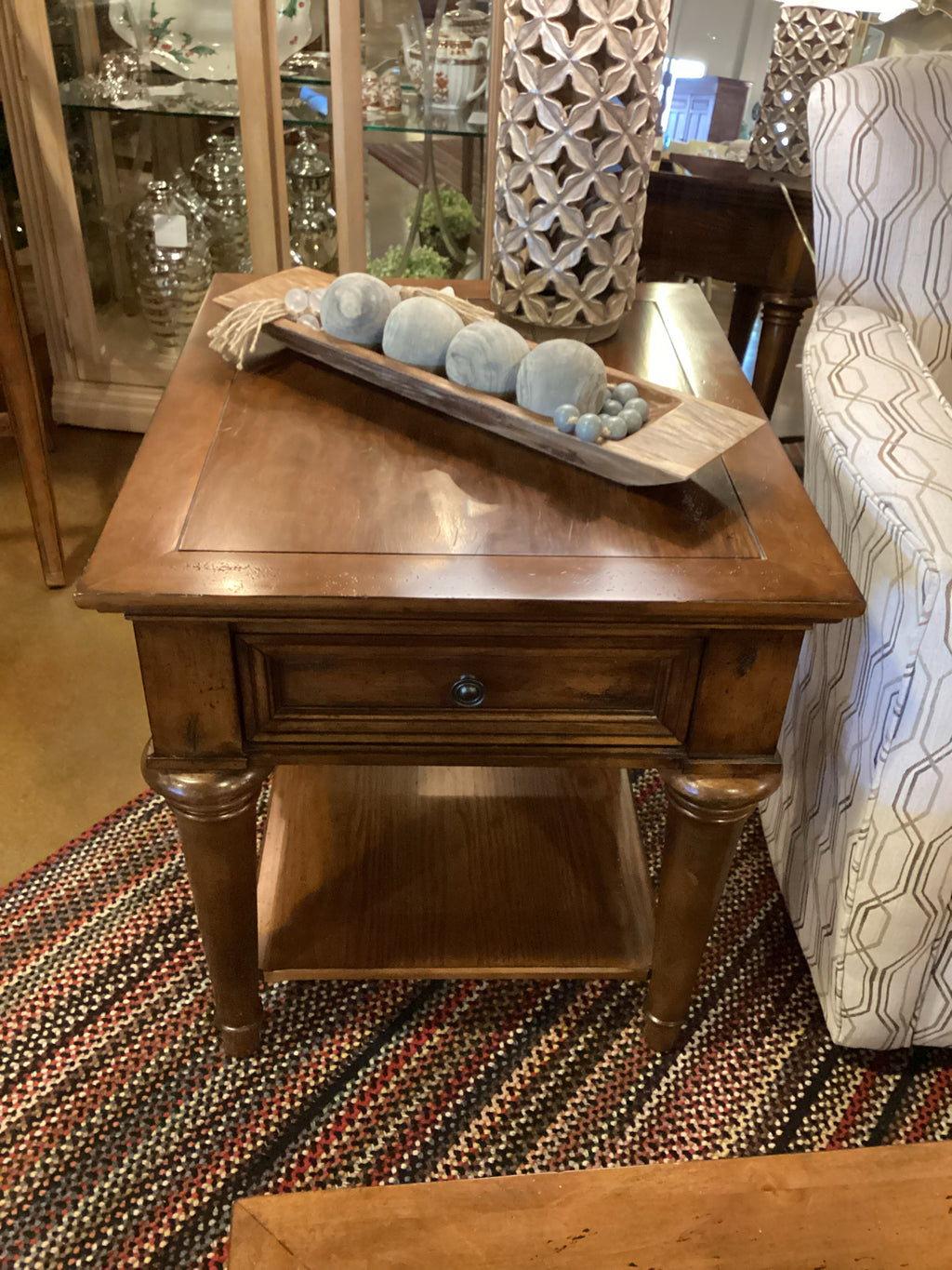 BASSETT TRADITIONAL WOOD END TABLE WITH DRAWER & LOWER SHELF