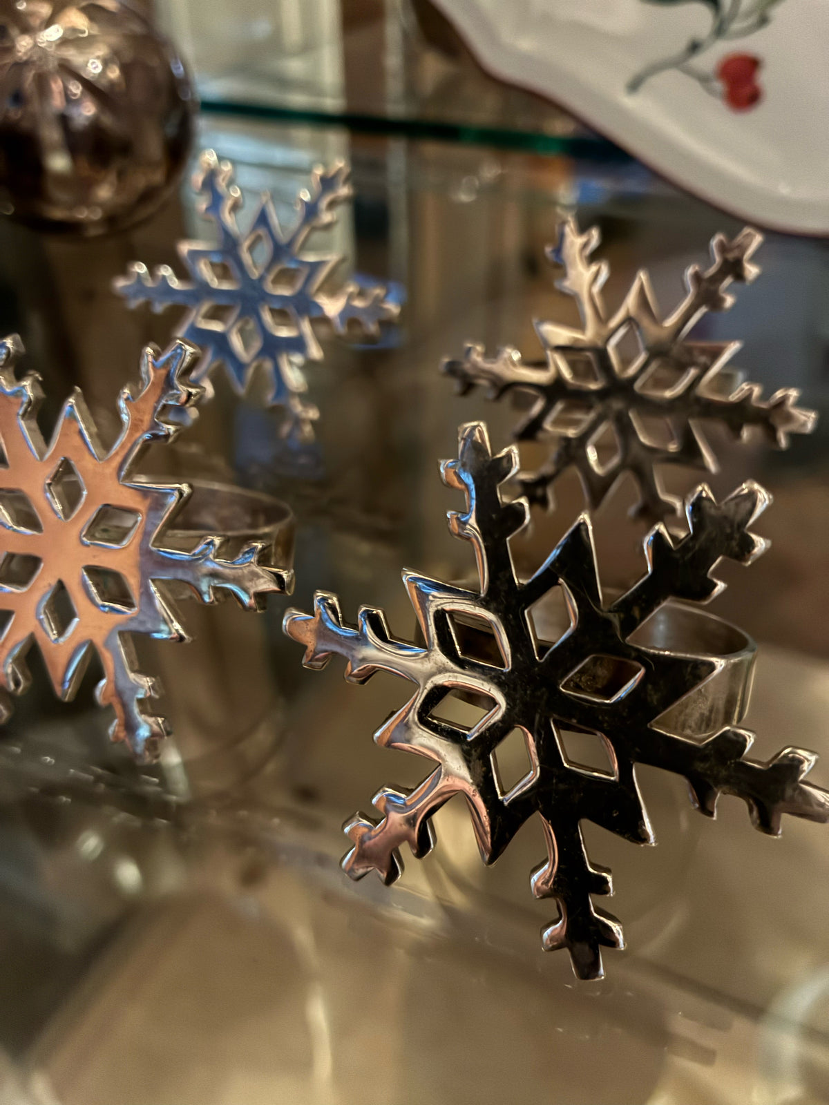 SILVER-TONE SNOWFLAKE NAPKIN RINGS — SET OF 4