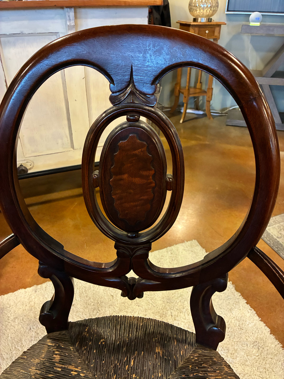 Traditional Oval-back Antique chair