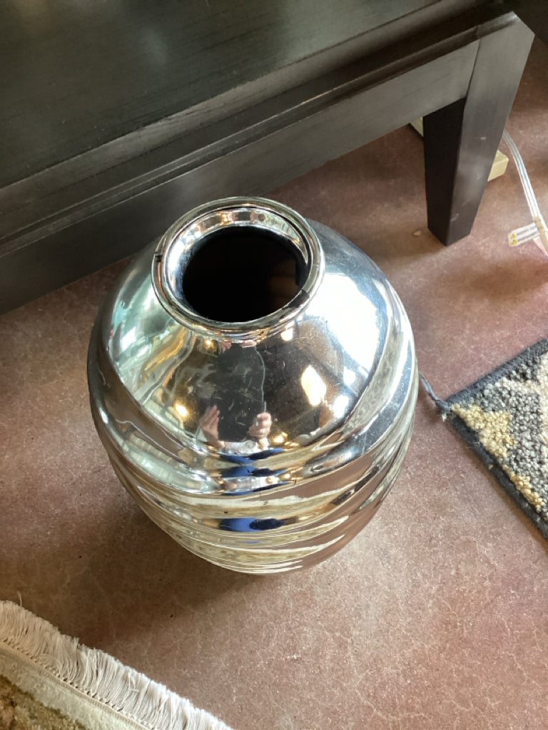 Vase/ Silver/ Metal