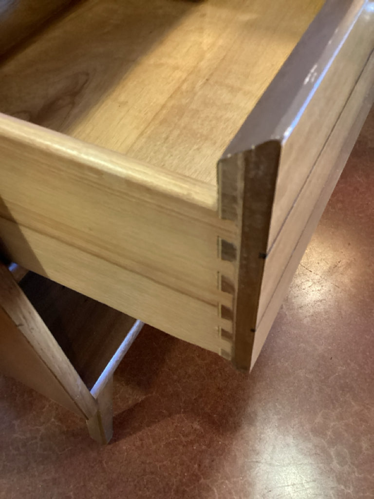 VINTAGE KENT-COFFEY Nightstand