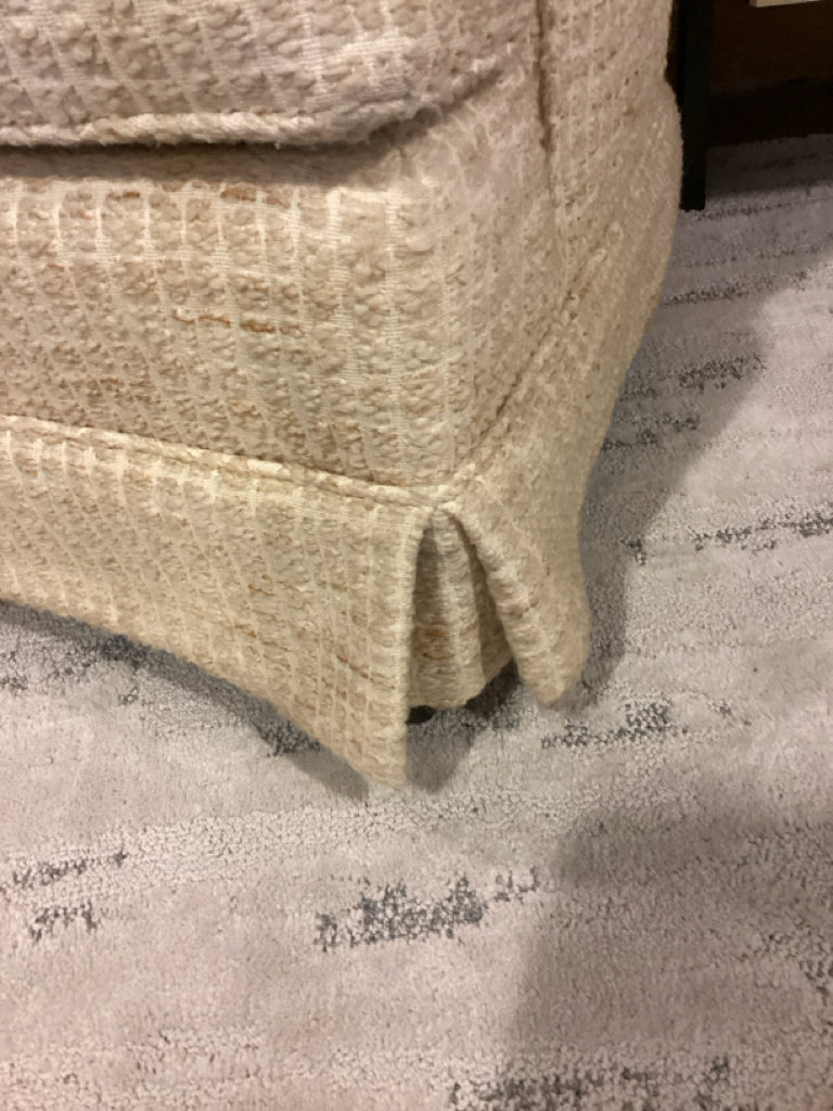 Chair/Creme bouclé barrel chairs/Casters