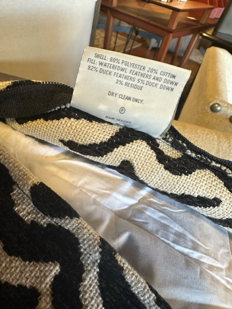 Villa by Noble Excellence Pillow