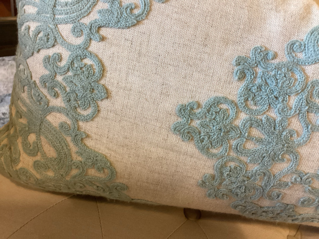 EnVogue Pillow