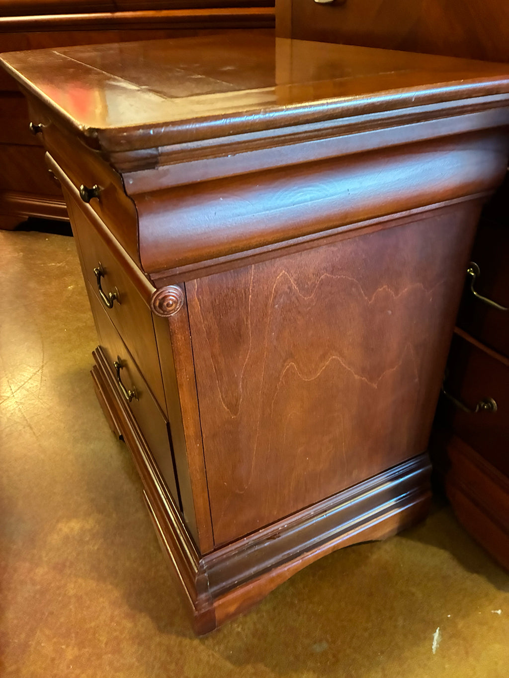 Collezione Europa Nightstand