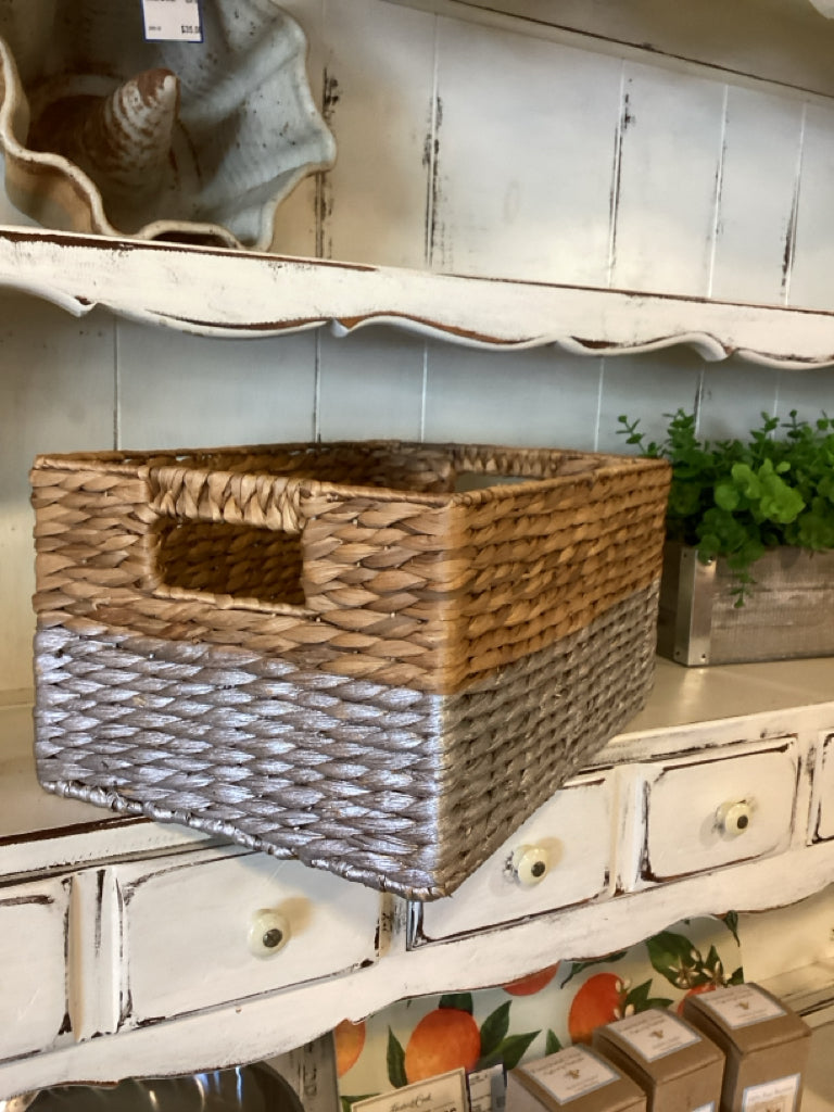 Basket|Large|Two Tone w/Handles