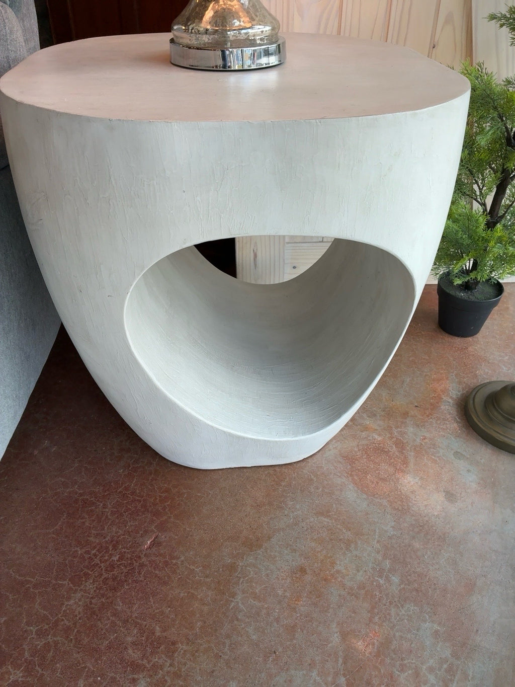 Hooker Furniture Accent Table