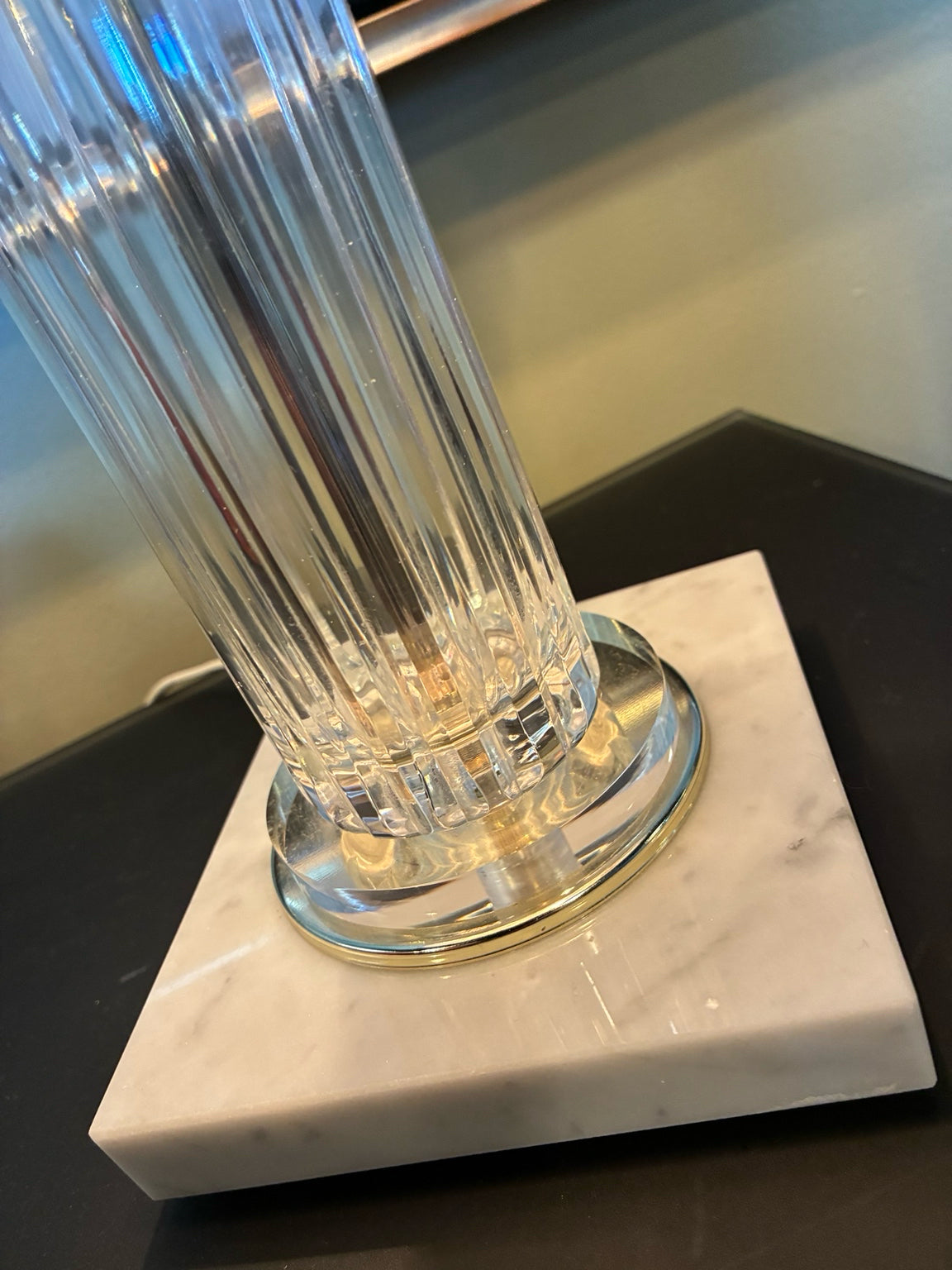 FLORAL GLASS SHADE ACCENT LAMP