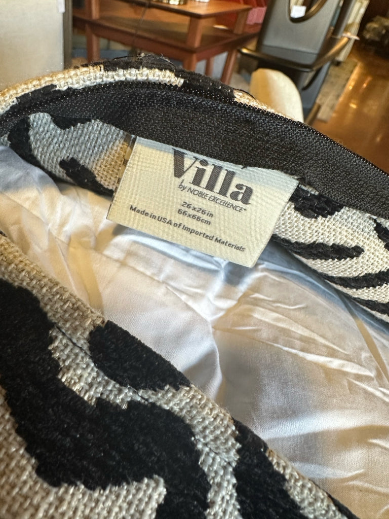 Villa by Noble Excellence Pillow
