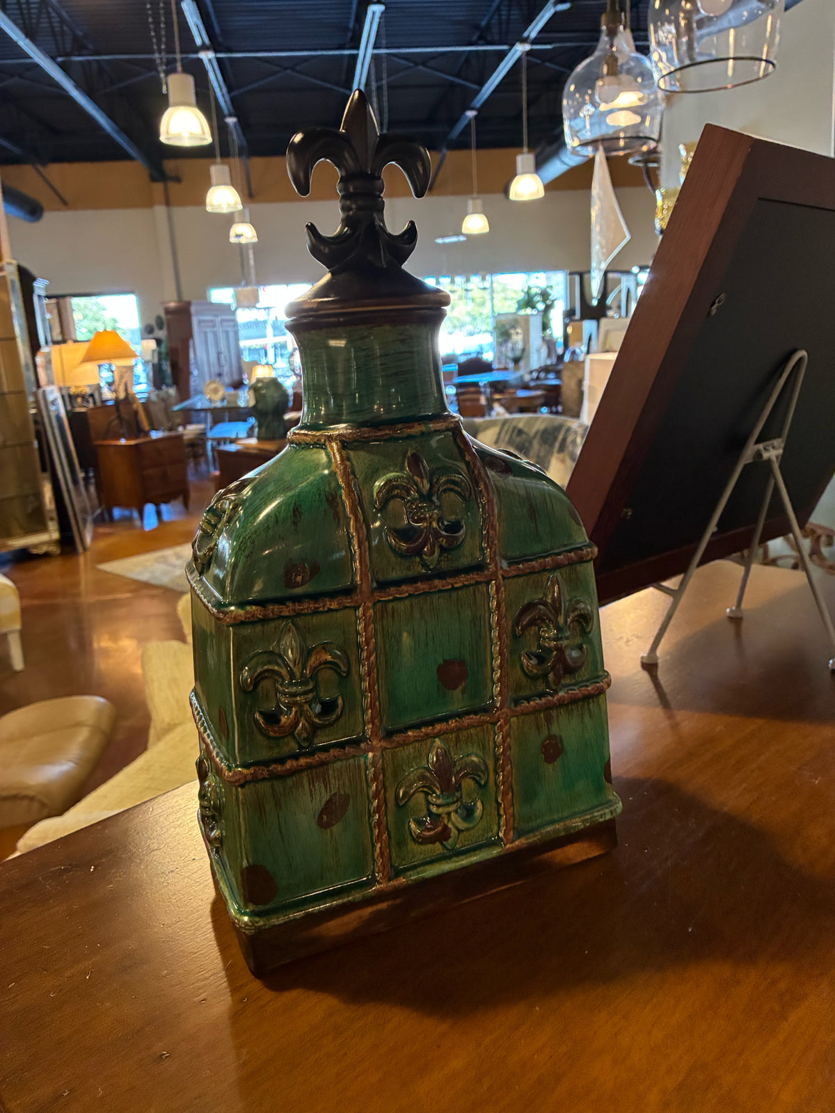 Fleur-de-Lis Ceramic Decorative Vase