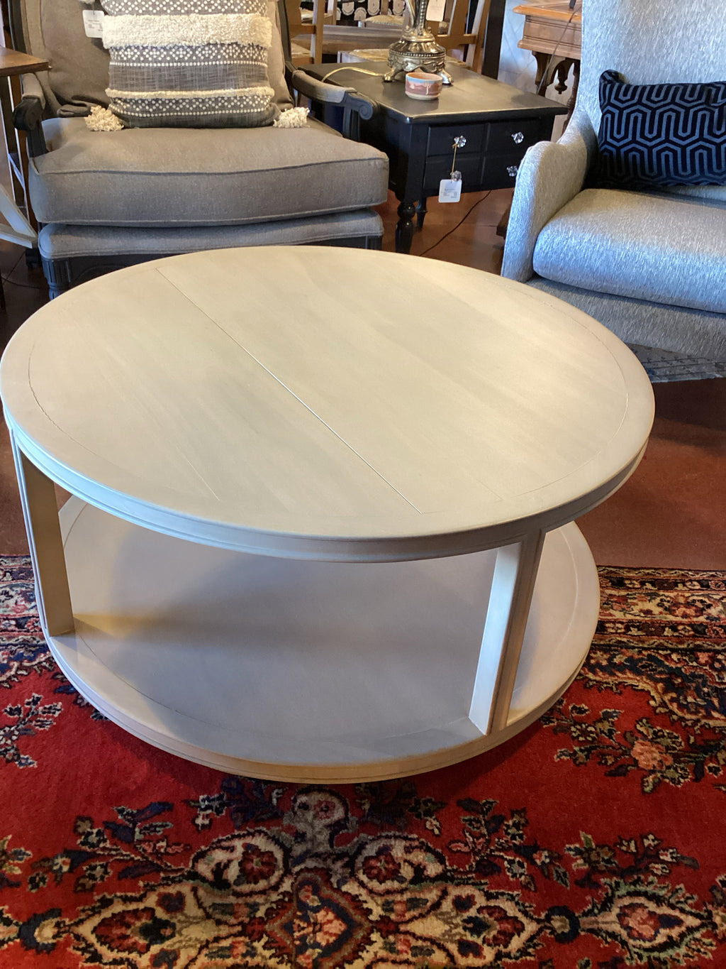 COHAN ROUND COFFEE TABLE – IVORY FINISH